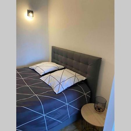 Appartement Chaleureux Au Coeur D Un Village Classe Villebois-Lavalette エクステリア 写真